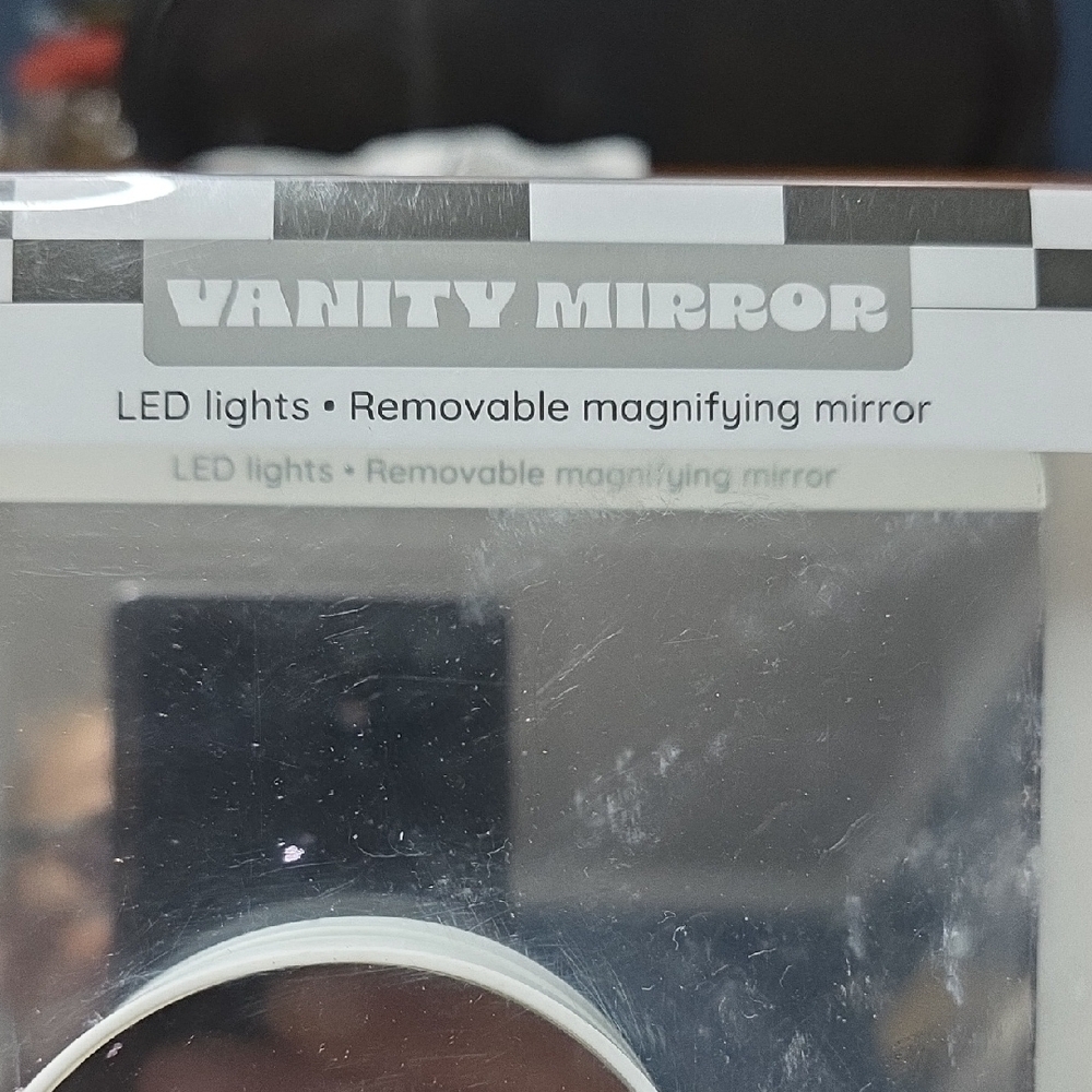 Source Unknown Vanity Mirror with LED Lights - Picture 3 of 4